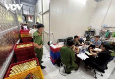 Xóa sổ đường dây sản xuất, tiêu thụ hàng chục ngàn hũ yến chưng giả trên cả nước