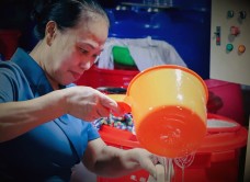 Khởi nghiệp từ rác: Nữ doanh nhân giúp hàng trăm hộ nghèo đổi đời
