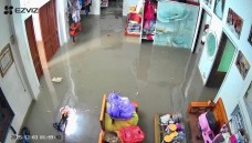 Mưa lớn trong đêm, nước dâng ngập nhà ở Bà Rịa - Vũng Tàu cũ