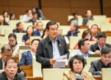 Bóng cười, thuốc lá điện tử, thuốc lá nung nóng lại làm 'nóng' nghị trường