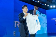 Năm 2050 có 1 tỉ robot chung sống với con người