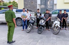 Nhóm đối tượng tuổi teen chặn đường, hành hung, cướp tài sản