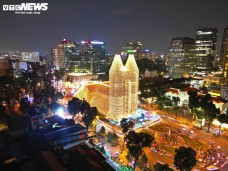 Những góc sống ảo Giáng sinh 2025 gây sốt ở Hà Nội, TP.HCM