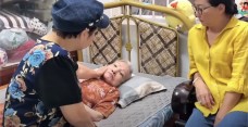 Tình trạng sức khỏe ‘quái kiệt cải lương' Hồng Nga