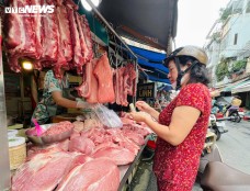Giá thịt, trứng tăng mạnh, người tiêu dùng xoay xở thế nào mùa cận Tết?