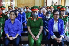 Cựu Tổng Giám đốc SJC Lê Thúy Hằng và 15 đồng phạm hầu tòa