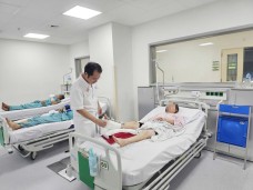 Nối thành công cẳng chân bị máy cắt rời
