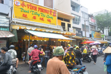 Tiệm vịt quay ở TP.HCM ‘hốt bạc’ dịp 2/9, doanh thu cả trăm triệu đồng