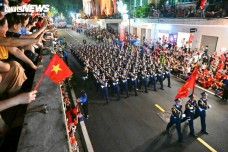 Ngày Quốc khánh Việt Nam: Hà Nội trắng đêm, triệu người dân hướng về Đại lễ