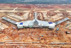 Quá rủi ro nếu dồn hết chuyến bay quốc tế về sân bay Long Thành