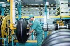 Doanh nghiệp Việt xoay trục ứng phó cú sốc thuế quan từ Mỹ