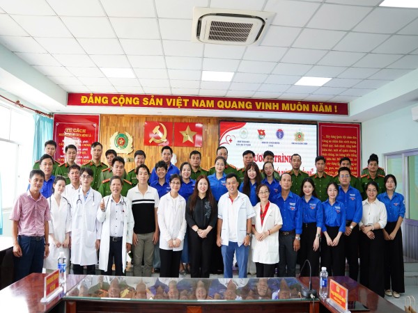 Tuổi trẻ Đoàn Luật sư TP. Hồ Chí Minh chung tay vì cộng đồng trong Chiến dịch Kỳ nghỉ hồng năm 2026
