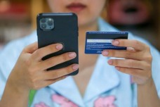 Ngân hàng phải cung cấp những dữ liệu khách hàng gì cho cơ quan thuế?