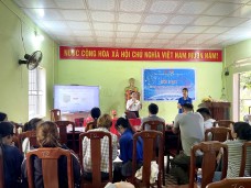 Xã Trà Liên tuyên truyền, hướng dẫn người dân nộp hồ sơ trực tuyến qua Cổng Dịch vụ công Quốc gia