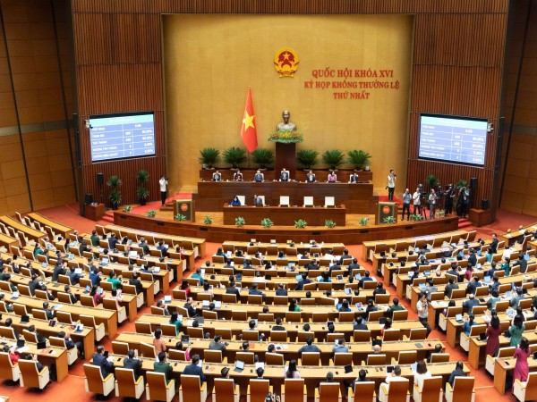 Quốc hội thông qua Nghị quyết thành lập thành phố Quảng Ninh và thành phố Bắc Ninh trực thuộc Trung ương