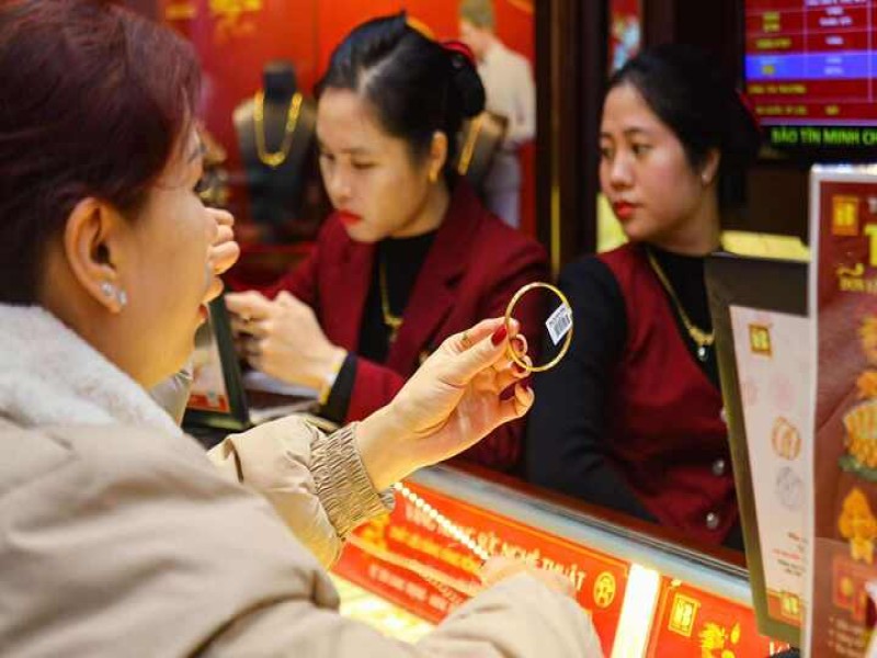 Giá vàng hôm nay 22/4: Lao dốc không phanh, giảm hơn 100 USD/ounce