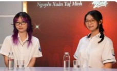 Hai nữ sinh bạn thân cùng thành thủ khoa: Người dẫn đầu A00, người đứng đầu D01