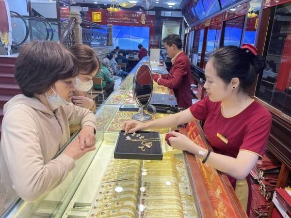 Giá vàng hôm nay 16/4: Quay đầu đi xuống