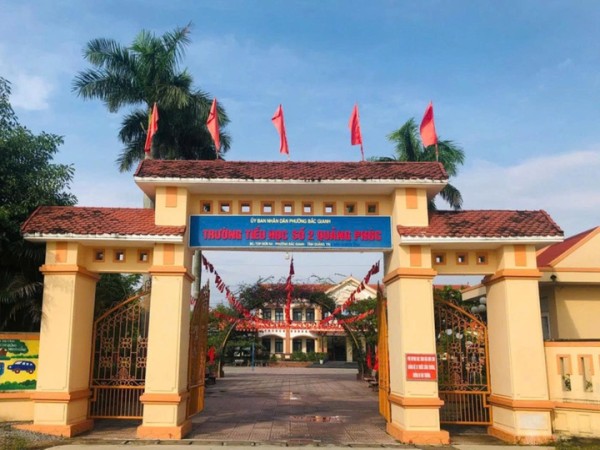 Tạm đình chỉ hiệu trưởng trường tiểu học ở Quảng Trị để điều tra dấu hiệu 'chạy' hợp đồng