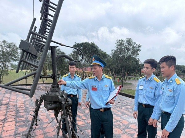 Giải mã bầu trời bằng thuật toán của Thiếu tá Lê Thông