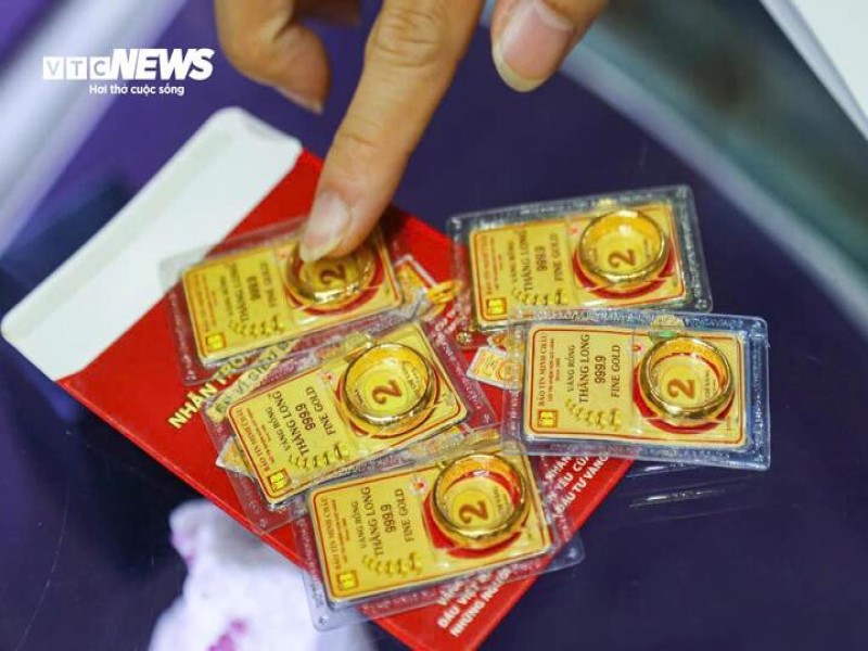 Giá vàng giảm liên tục, có nên mua?