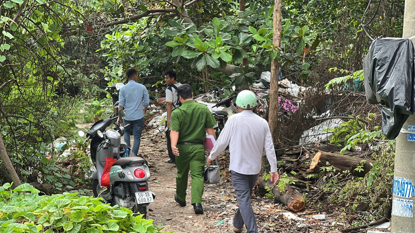 TPHCM: Phát hiện 2 anh em ruột tử vong bên bờ suối.