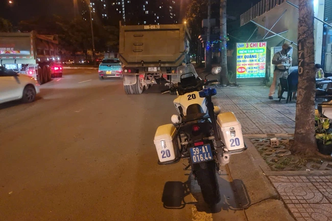 CSGT TP HCM phạt hàng loạt xe tải, xe đầu kéo vì một lỗi nghiêm trọng