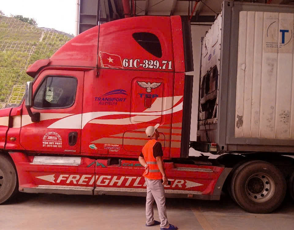 Doanh nghiệp vận tải chở sầu riêng xuất khẩu đối mặt rủi ro bị giữ xe đòi bồi thường vô lý tại cửa khẩu Trung Quốc