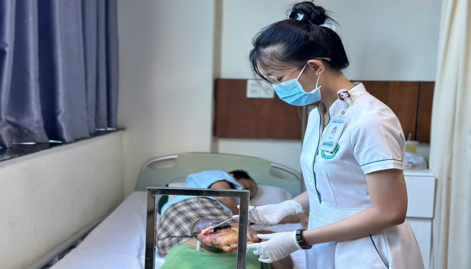 Cứu sống bệnh nhân Campuchia bị tai nạn lao động nghiêm trọng tại Bệnh viện Đại học Y Dược – Hoàng Anh Gia Lai