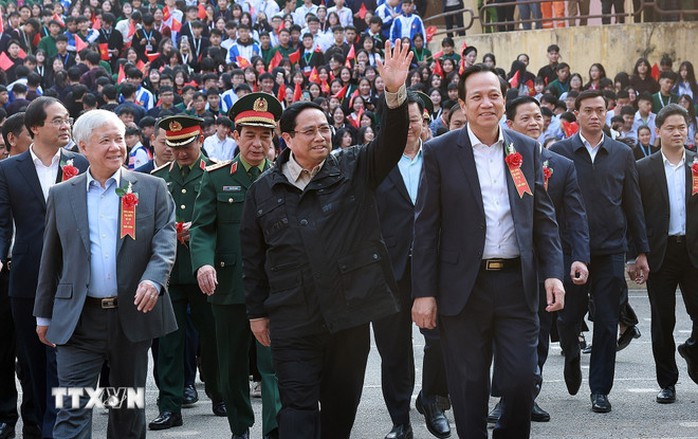 Thủ tướng mong muốn học sinh dân tộc thiểu số ấp ủ ước mơ, hoài bão và khát vọng vươn lên - Ảnh 1.