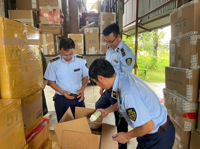 Tăng mức phạt đối với buôn lậu, gian lận thương mại và hàng giả nhằm bảo  đảm tính răn đe