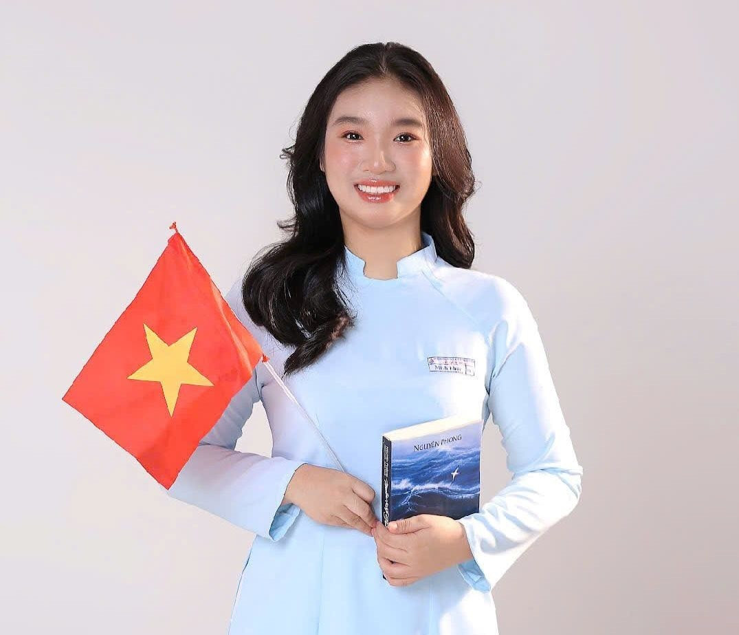 Em Phạm Đoàn Minh Khuê - lớp 10C2 trường THPT Chuyên Lê Quý Đôn, thành phố Đà Nẵng. 548581339-1193786496116495-9020403584475856881-n.jpg