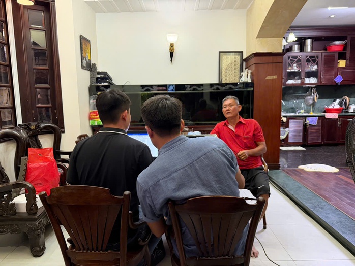 Công an TPHCM bắt nhóm bí mật sản xuất viên hoàn màu đen  - Ảnh 4.