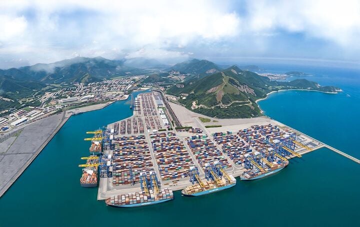 “Kiềng 3 chân” gồm siêu cảng Liên Chiểu, sân bay và FTZ Đà Nẵng sẽ thiết lập những đỉnh cao giá trị mới cho Vinhomes Hải Vân Bay.