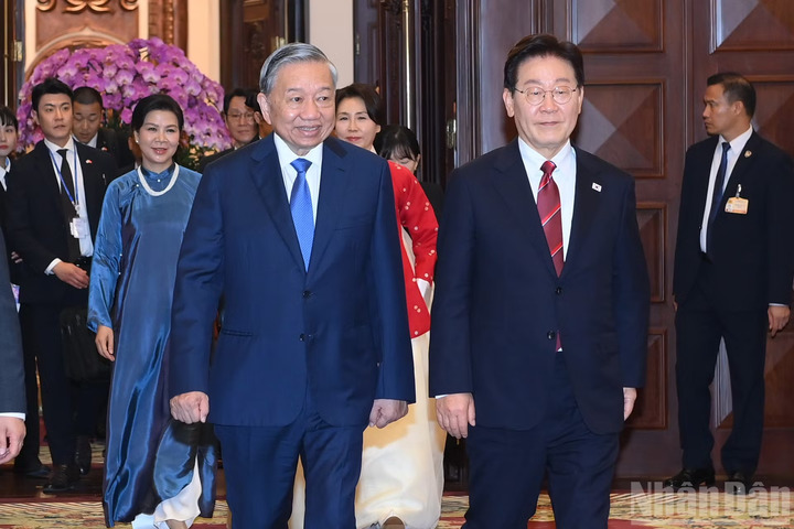 Tổng Bí thư, Chủ tịch nước Tô Lâm và Phu nhân với Tổng thống Hàn Quốc Lee Jae Myung và Phu nhân đến dự chiêu đãi cấp Nhà nước.