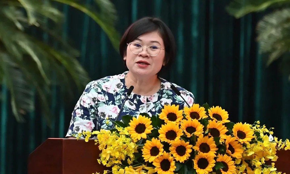 ba-van-thi-bach-tuyet-giu-chuc-pho-bi-thu-thanh-uy-tphcm-ava-1757903511.jpg