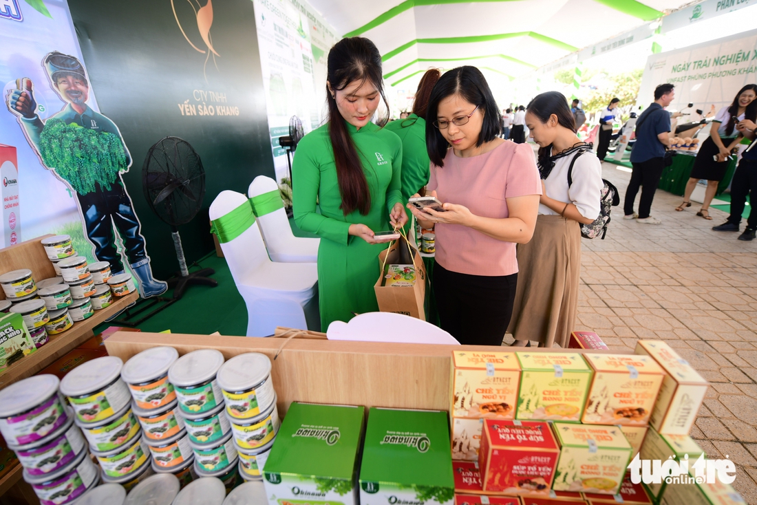 Hơn 1.200 khách tới khám phá Ngày trải nghiệm xanh Khánh Hòa, đi xe điện, đổi rác lấy quà - Ảnh 6.