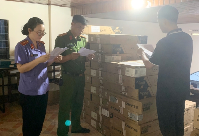 Khởi tố quản lý cửa hàng buôn bán hàng giả tại Đắk Lắk năm 2026 - Ảnh 1.