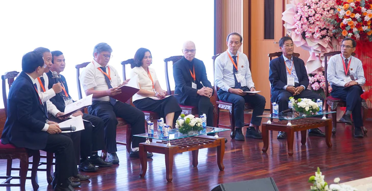 Đại học Y Dược TP.HCM chính thức đào tạo về vắc xin sau đại học, đón đầu già hóa dân số - Ảnh 1.