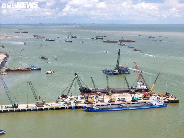 Quy hoạch TP.HCM mới sẽ hình thành hệ thống cảng biển hiện đại, là trung tâm logistics của TP.HCM và phía Nam. (Ảnh: Lương Ý)