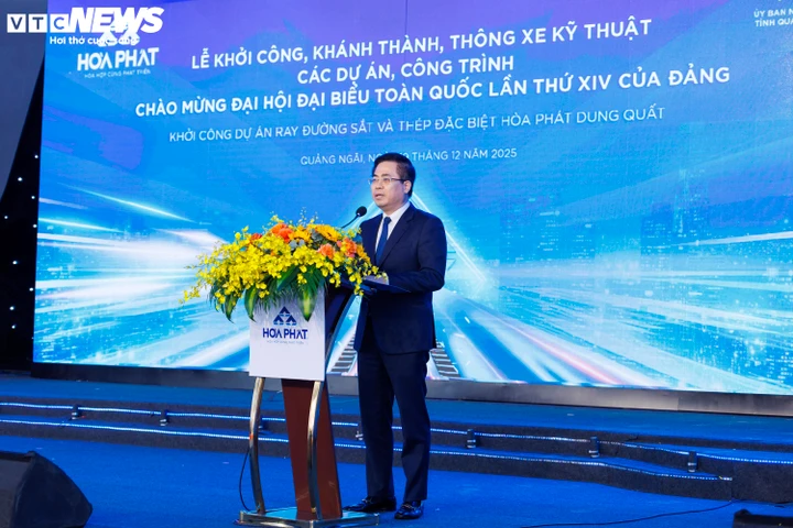 Chủ tịch UBND tỉnh Quảng Ngãi Nguyễn Hoàng Giang phát biểu.