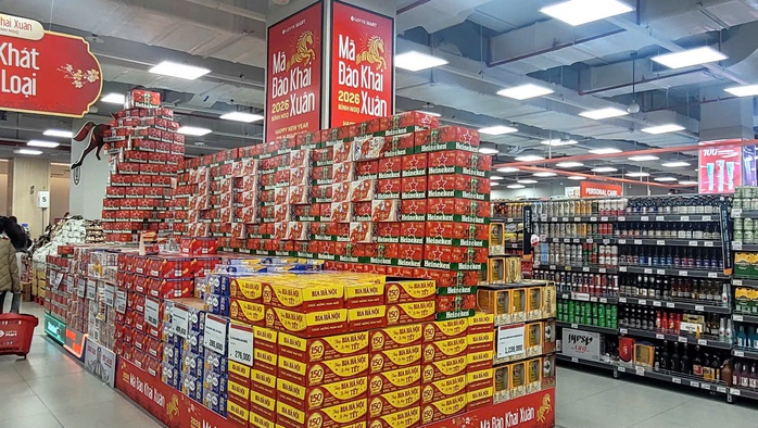 Bia Tết 2026 khuyến mãi hấp dẫn nhưng vẫn ế khách trong mùa lễ hội - Ảnh 5.