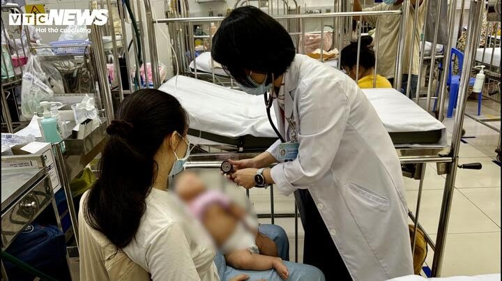 Bệnh nhi điều trị bênh lý về đường hô hấp tại Bệnh viện Nhi Đồng 2 TP.HCM.