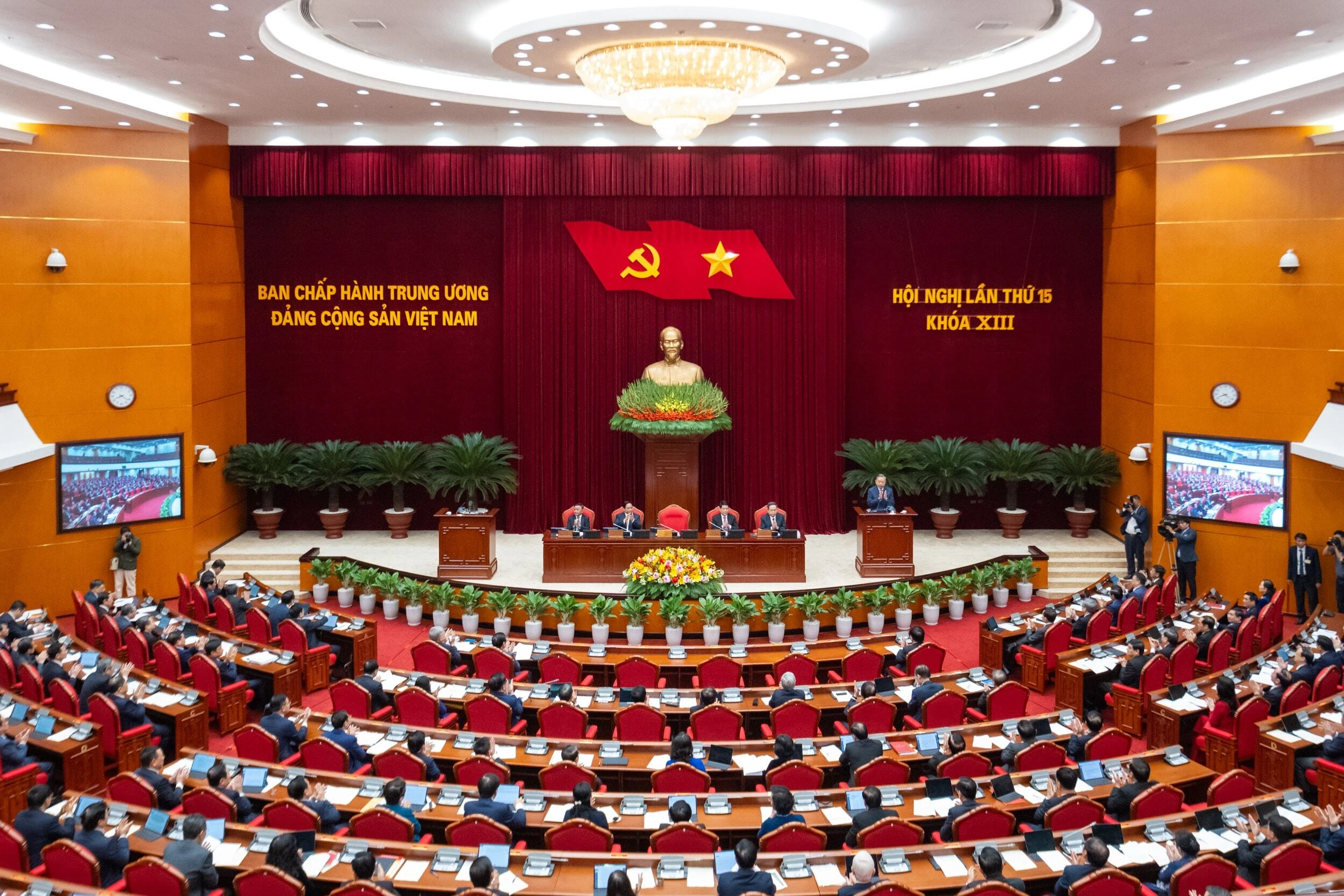 Toàn cảnh Hội nghị lần thứ 15 Ban Chấp hành Trung ương Đảng khóa XIII.