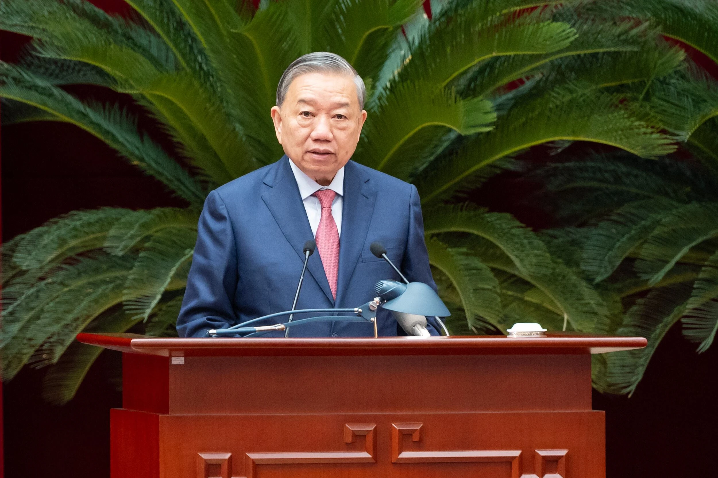 Phát biểu khai mạc, Tổng Bí thư Tô Lâm nhấn mạnh công tác chuẩn bị, giới thiệu nhân sự Ban chấp hành Trung ương khóa XIV là nhiệm vụ, công việc đặc biệt hệ trọng, trách nhiệm rất lớn của các Ủy viên Trung ương cũng như của toàn Đảng.