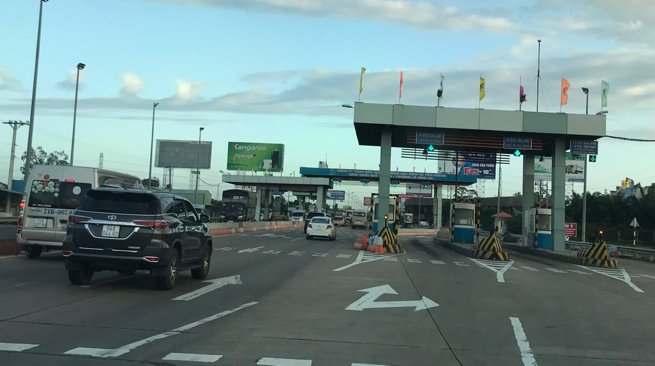 Chuyển đổi tài khoản thu phí không dừng sớm sẽ tránh được gián đoạn cung cấp dịch vụ. Ảnh: Quyền Thành image001-4810.jpg