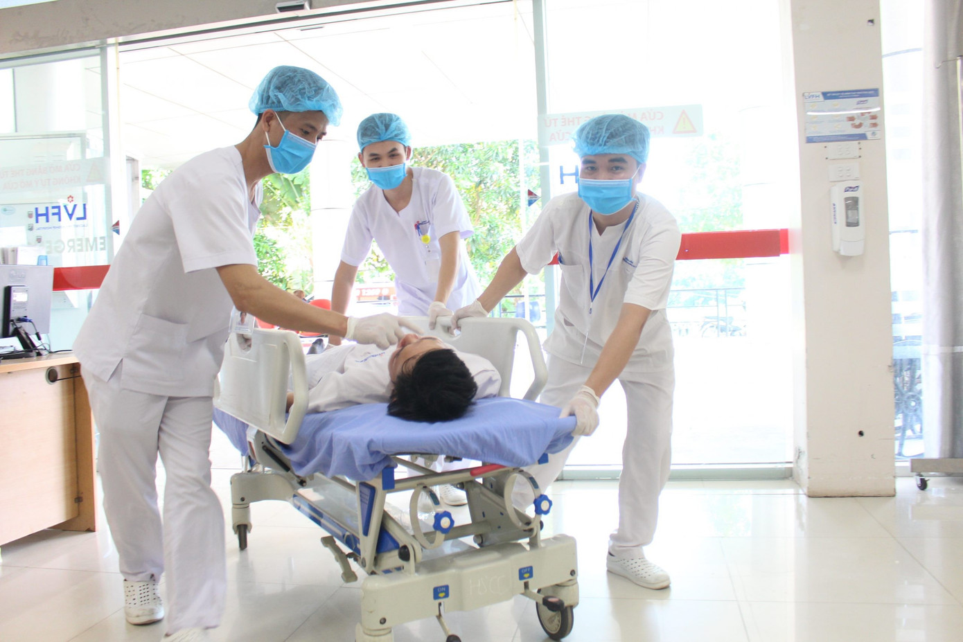 Hội chứng Pica là một rối loạn ăn uống trong đó người bệnh có sự thèm ăn và ăn những thứ không phải thực phẩm, chẳng hạn như đất đá, phân động vật, tóc, giấy, đồ vật kim loại, hoặc các vật liệu khác không có giá trị dinh dưỡng. Ảnh minh họa: Internet img-2799-scaled.jpg