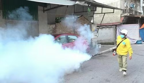 Phun thuốc diệt muỗi tại xã Mỹ Đức, Hà Nội. img-6783.jpg