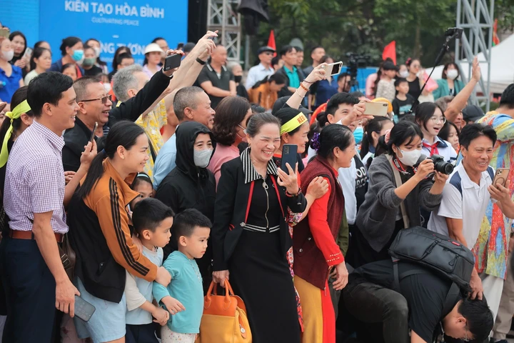 Kéo co vừa là trò chơi hấp dẫn trong ngày hội, vừa là nghi lễ linh thiêng gắn với ước vọng mưa thuận gió hòa và mùa màng bội thu... Năm 2015, nghi lễ và trò chơi kéo co đã chính thức có tên trong danh sách Di sản Văn hóa phi vật thể đa quốc gia đại diện nhân loại.