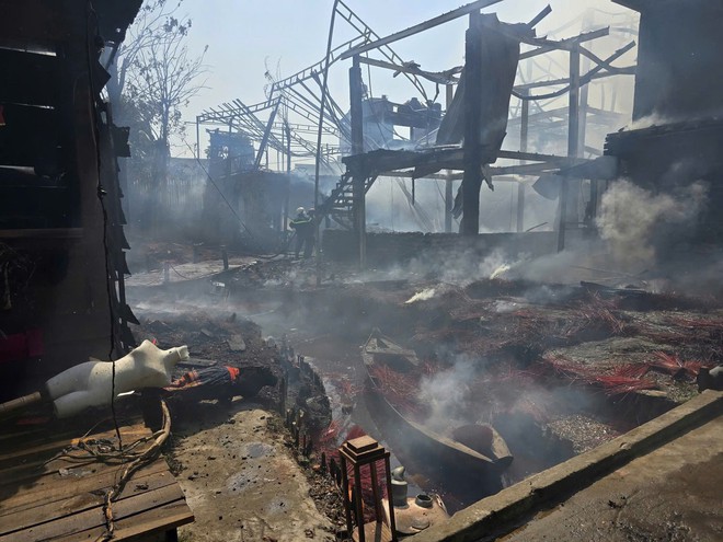 Hình ảnh sau vụ cháy quán cà phê Noọng Ơi ở TPHCM - Ảnh 2.